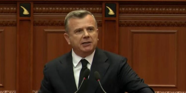 “Ulesh me këta në tavoline dhe u shan bukën”, Balla “shpërthen”ndaj Shehajt: Kur e ke shkollë nate Parlamentin, nuk më kupton! Balla 5 750x375 1