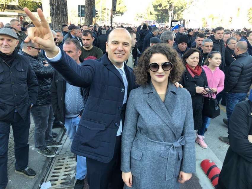 Kërkuan t’u hiqet sekuestroja e pasurive, GJKKO “rrëzon” Jamarbër Malltezin dhe Argita Berishën IMG 3733