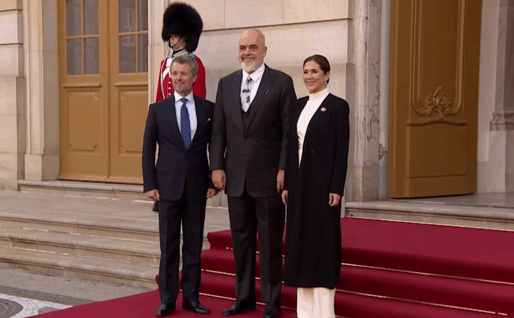 VIDEO/ Takimi i Komunitetit Politik Europian, Rama pritet nga Mbreti i Danimarkës. Në fokus siguria në Europë Screenshot 2025 10 01 192056