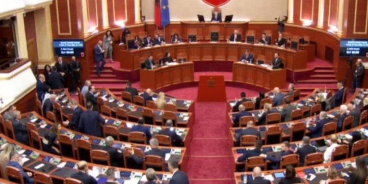 Marrin ‘OK’ në Kuvend, 113 vota pro për Zgjedhoren, 115 për Territorialen. Ngrihen Komisionet kuvendi 2 750x375 1