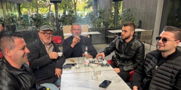 ‘U arratis pas urdhërarrestit nga SPAK’, Tom Doshi-Berishës: O mashtrues, jam në mes të Tiranës! Kreu i PD fshin postimin tom doshi 1 750x375 1