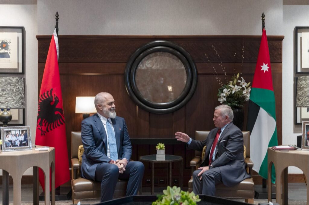 FOTO/ Rama në Jordani, pritet me ceremoni të veçantë nga Mbreti Abdullah II bin Al-Hussein 597442816 1408564230639234 5335416549755761619 n
