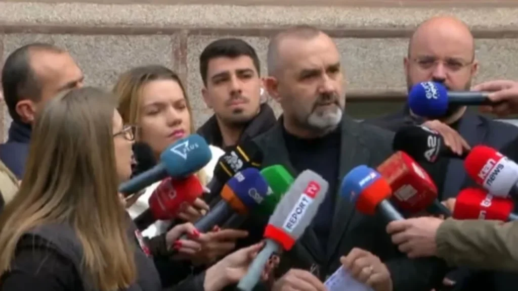 Vendimi për deputetët e PD/ Manja: “Etika” i zhvillon mbledhjet me dyer të mbyllura IMG 5464