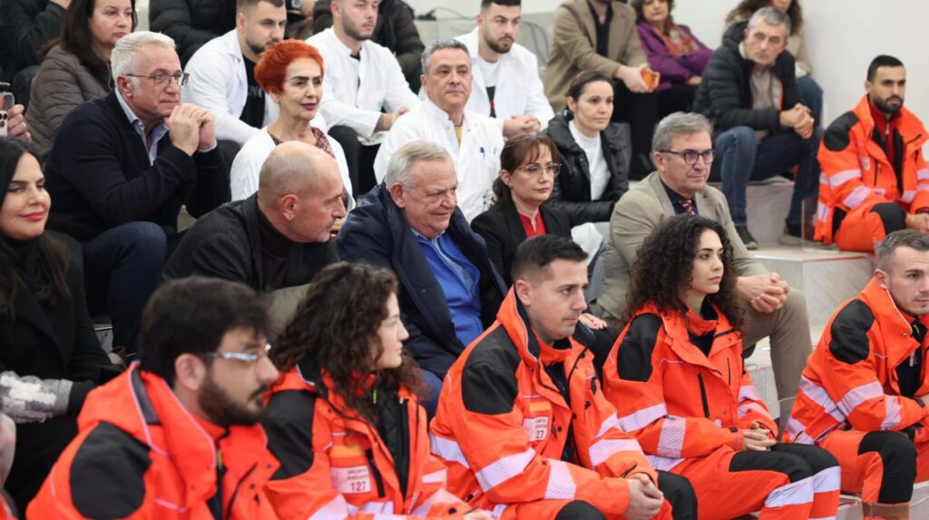 ''15 mln euro shtesë mbështetje për barnat në Onkologjik'', Rama: Rritje pagat për mjekët dhe infermierët 3 WhatsApp Image 2025 12 24 at 16.31.15 2