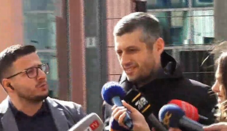Administrativja kthen në detyrë Sekretarin e Përgjithshëm të Bashkisë Tiranë, Alban Dokushi: Ishte në kundërshtim me ligjin IMG 6684