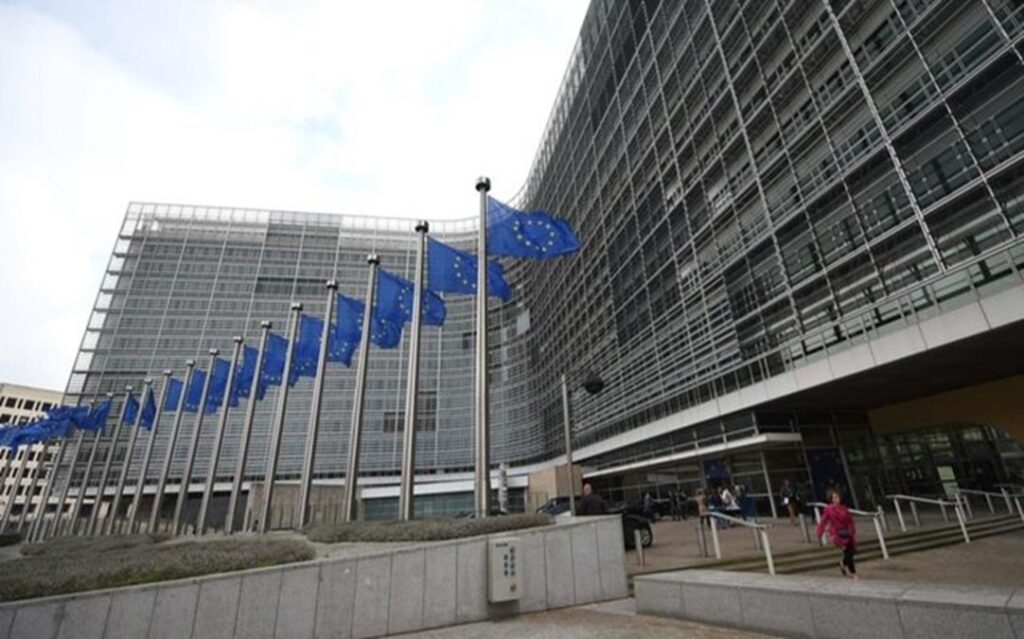 0 640 0 komisioni europian 905