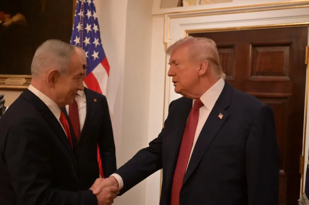 Izraeli në Bordin e Paqes/ Netanyahu firmos marrëveshjen në Shtëpinë e Bardhë IMG 7809