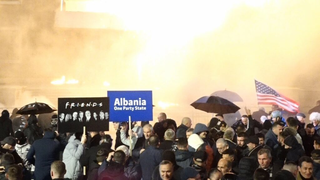 Protesta e opozitës, 17 persona të arrestuar dhe 35 të tjerë nën hetim IMG 8270