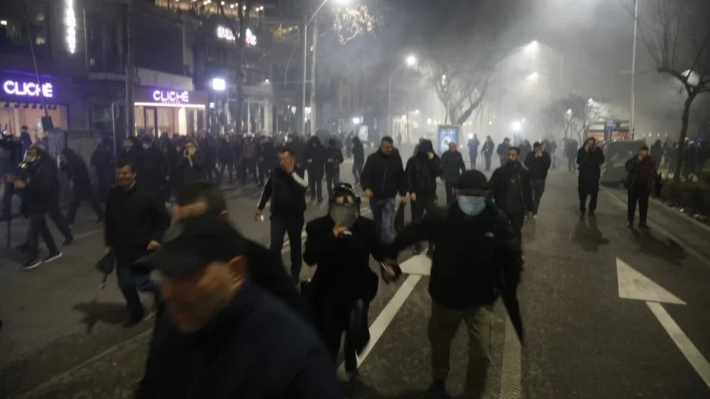 Protesta e opozitës në 10 shkurt, Gjykata liron 18 protestuesit, mes tyre 3 të mitur IMG 8358