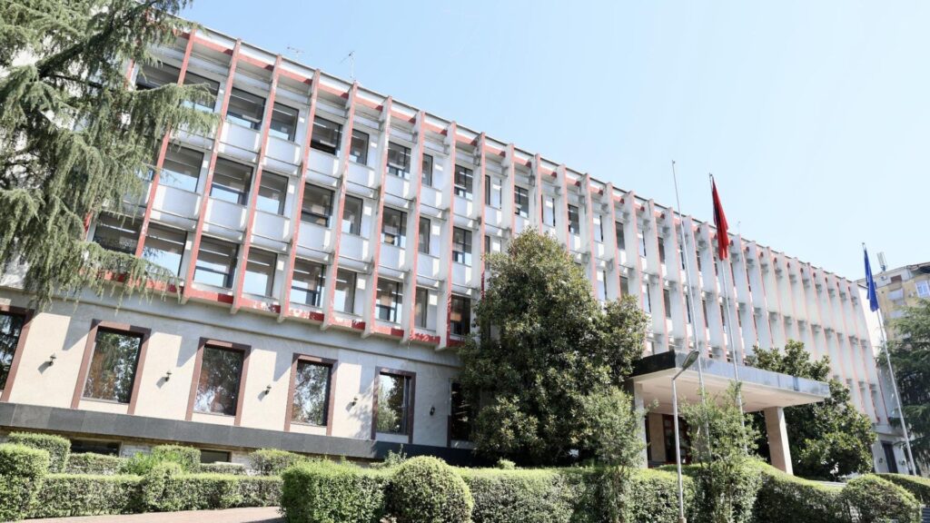 Sulmet izraelite në Iran, Ministria e Jashtme i bën thirrje qytetarëve shqiptarë në Izrael: Tregoni kujdes dhe respektoni udhëzimet e sigurisë nga autoritetet vendore IMG 8668