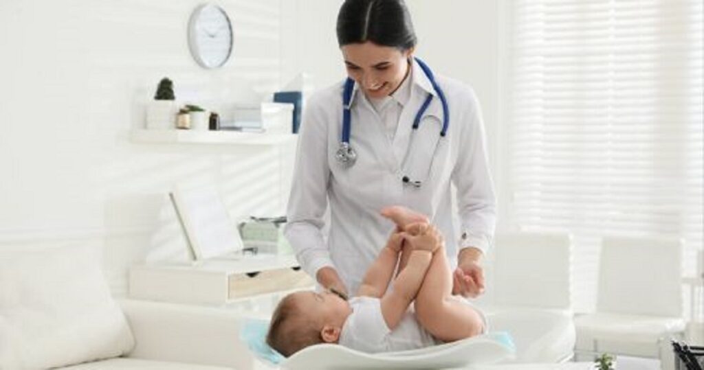 Fluks në pediatrinë e Vlorës/ Më shumë se 60 fëmijë vizitohen çdo ditë nga virozat Pediatra