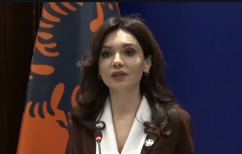 Spiropali: Kosova meriton statusin e kandidatit në BE. Gjyqi në Hagë? S’mund të barazohet viktima me agresorin d759ff45 6e6e 44a1 91d9 c0ad04d93d7a