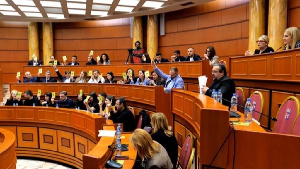 230 familje në Tiranë përfitojnë ndihmë ekonomike! Shtohen fondet për studentët dhe pensionistët Bashkia Tirane