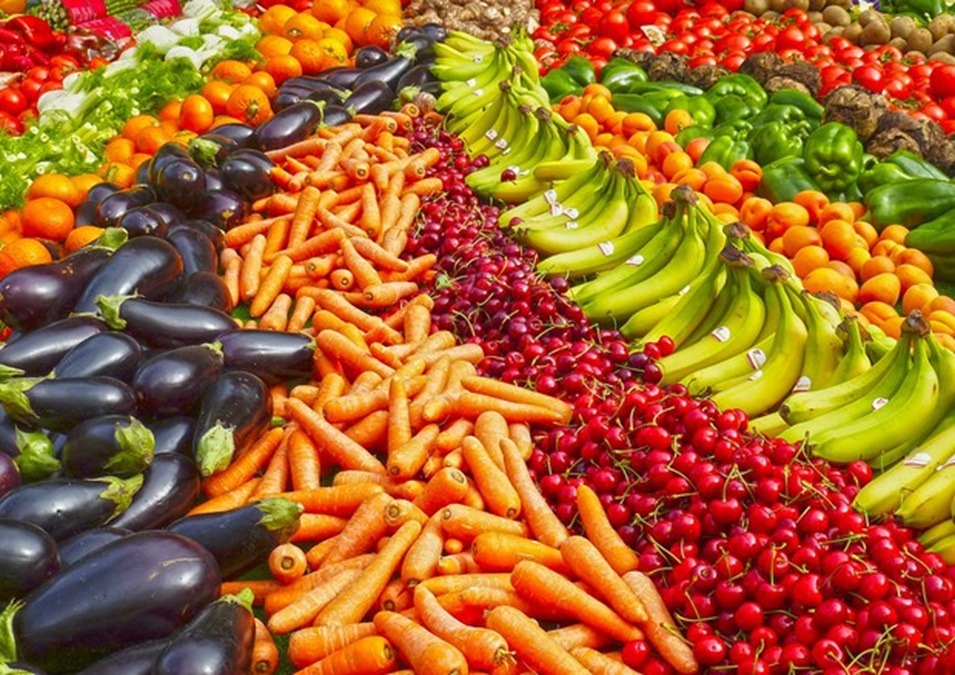 Serbia hakmerret pas rastit të misrit të kontaminuar, bllokohen 20 kamionë me fruta nga Shqipëria Fruta1