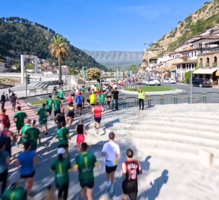Mbi 700 vrapues nga 40 vende të botës në Green Half Marathon Berat IMG 0263