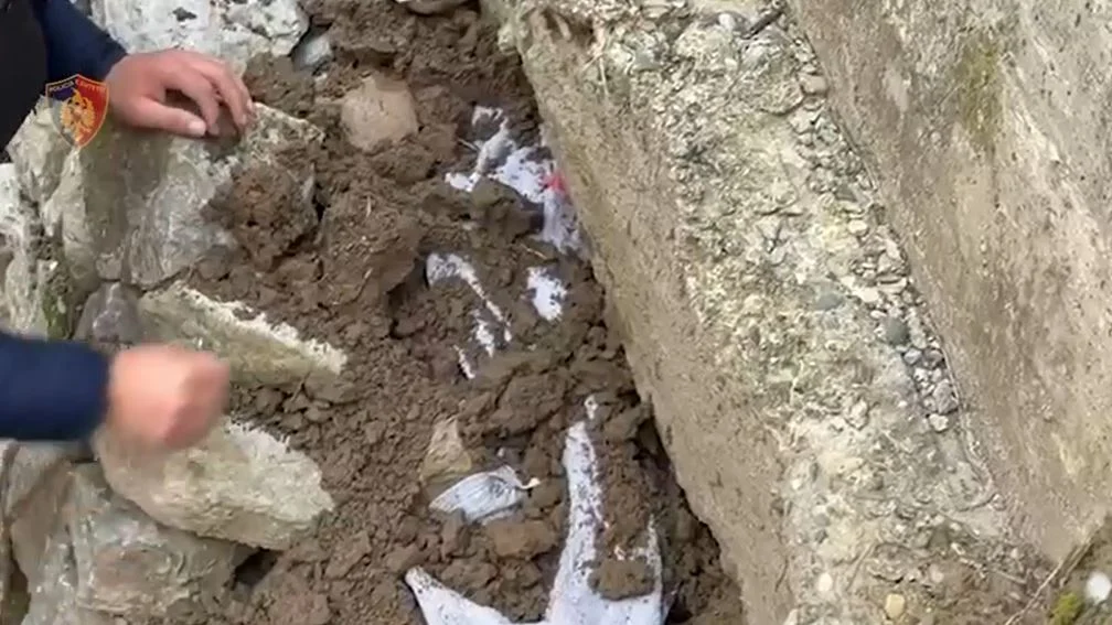 Armë zjarri, municion luftarak dhe drogë, arrestohen tre të rinj në Shkodër, si u zbuluan nga policia IMG 8855