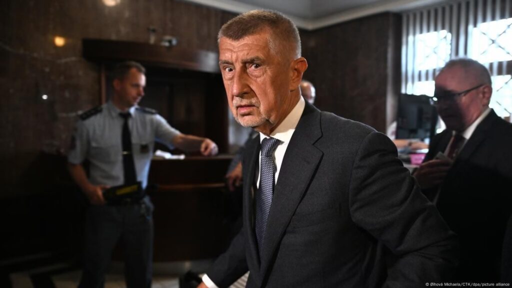 Akuzohet për mashtrim me subvencione të BE-së, Parlamenti çek voton kundër heqjes së imunitetit të kryeministrit Babiš IMG 9076