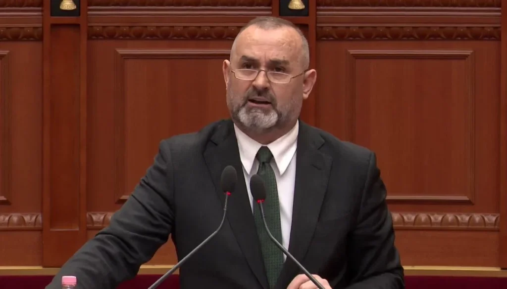 Gjyq publik, bie ndesh me parimin e prezumimit të pafajësisë”, Manja lexon raportin e PS për kërkesën e SPAK: Kuvendi të ndajë gjykimin publik nga procesi i rregullt ligjor IMG 9343