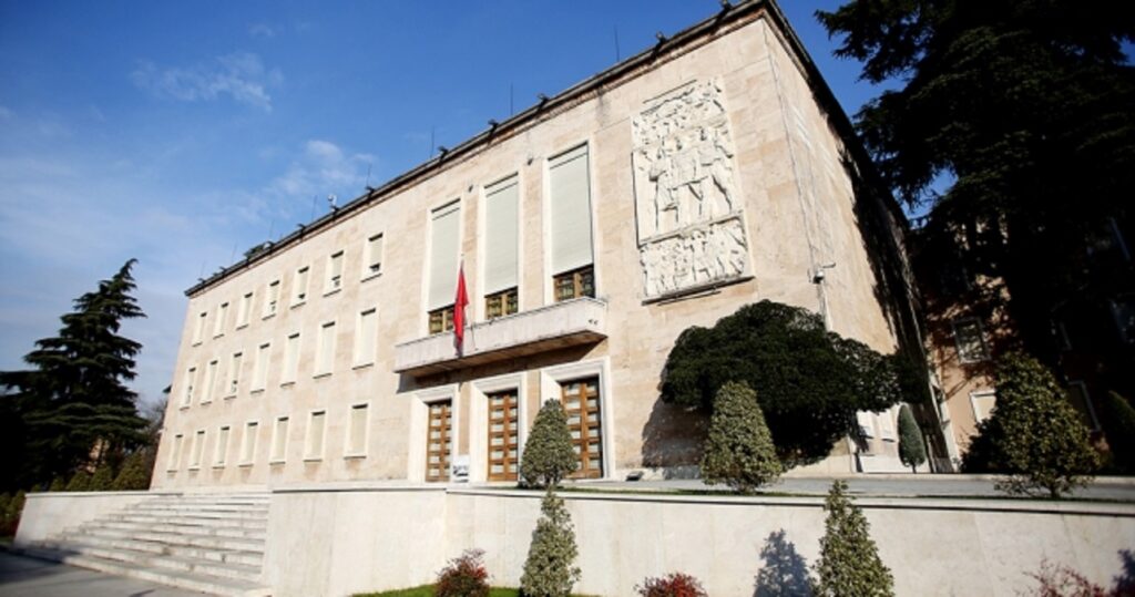 Këshilli i Ministrave propozon dy kandidaturat për vakancat në BSH dhe AKEP KM