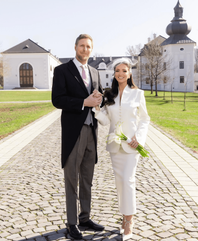 Princ Leka II martohet me Blerta Celibashin, detaje nga ceremonia private 2 image 22