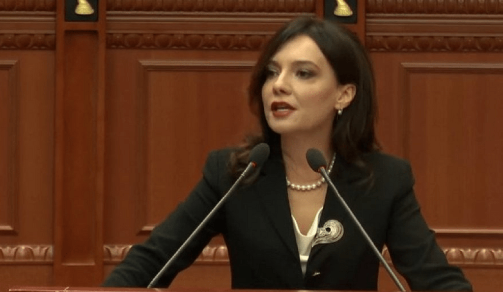 Spiropalit nuk i del e keqja me Ramën: Saliu e dinte që do më hiqnin. Berisha voton kundër shkarkimit te ish- ministres së jashtme spiropali
