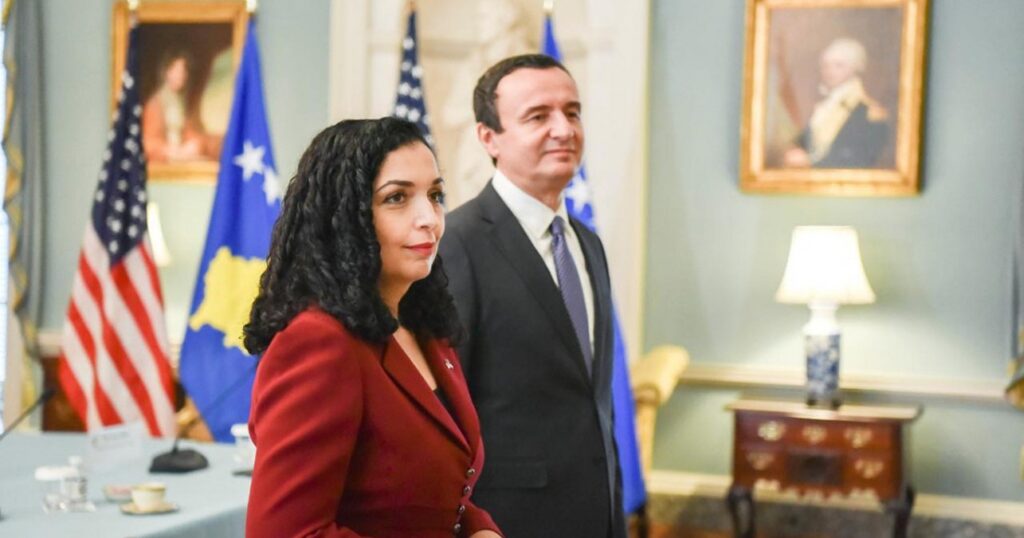 “Je presidentja më e mirë e shekullit 21”- Vjosa Osmani: Kurti më kishte premtuar mbështetje për një mandat të dytë në krye të shtetit! vjosa osmani kurti07