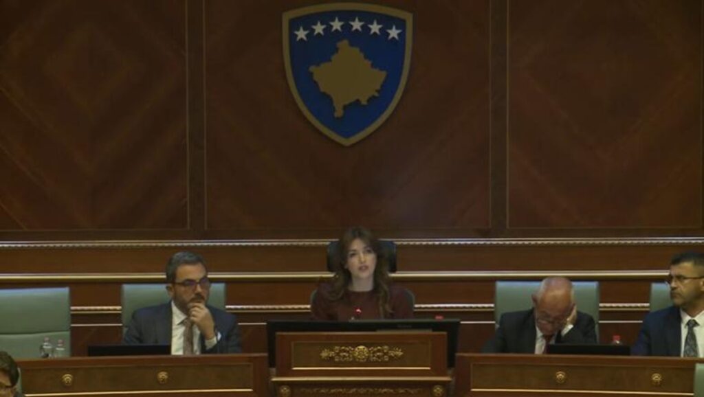 Zgjedhja e presidentit të Kosovës/ Dështon sërish votimi në Kuvend, kryeparlamentarja i bën thirrje opozitës: Dilni nga zyrat dhe hajdeni votoni 01 2