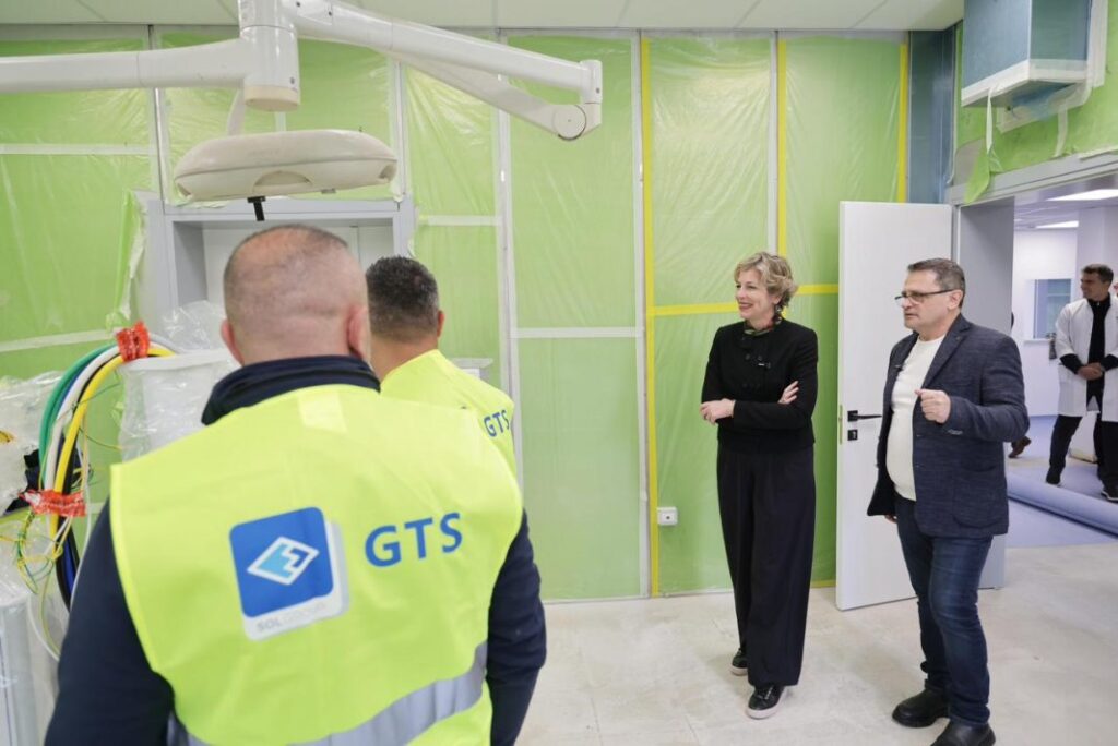 Sala: Zgjerohet gama e analizave laboratorike në Spitalin e Beratit IMG 0340