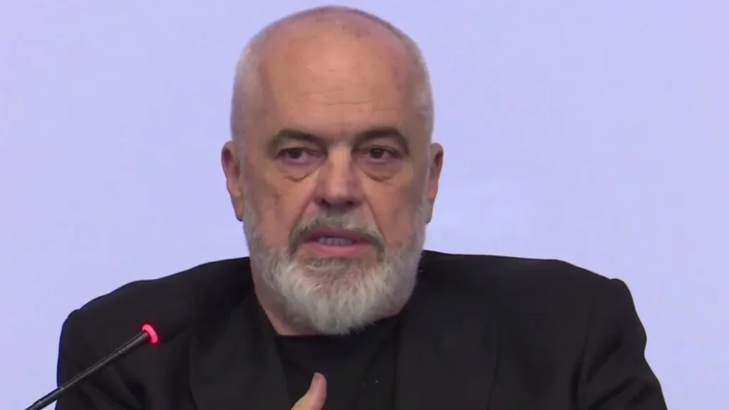 “Kur kaloni kufirin jeni të huaj”/ Rama takim me studentët: Me anëtarësimin në BE, jeni njësoj si në Tiranë, si në Lisbonë IMG 0406
