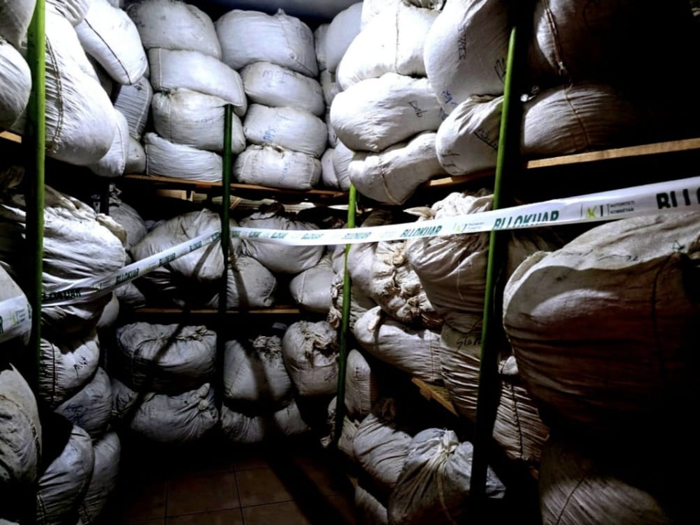 AKU bllokon mbi 3.9 ton produkte bimore pa etiketë në Tiranë, gjobitet subjekti IMG 0566