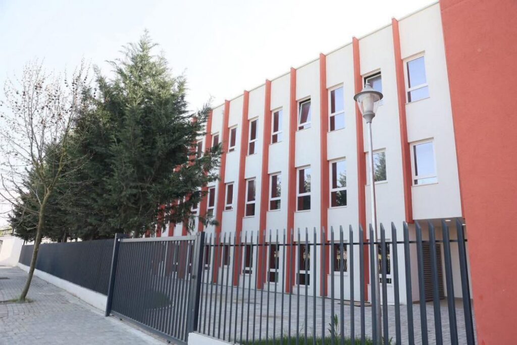 Shkolla e re “Ibrahim Hima” në Prush të Tiranës, me laboratorë dhe palestër IMG 0682