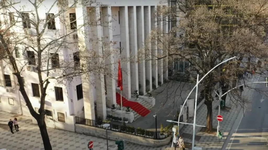 Rishikimi i praktikës për arrestin në burg, Kolegjet e Bashkuara mblidhen sot IMG 0857