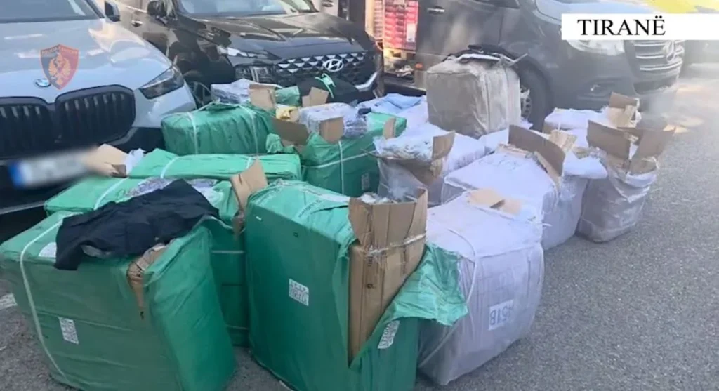 Kapet me mallra kontrabandë me vlerë 45 mijë euro, arrestohet 26-vjeçari në aksin Elbasan-Tiranë IMG 0922