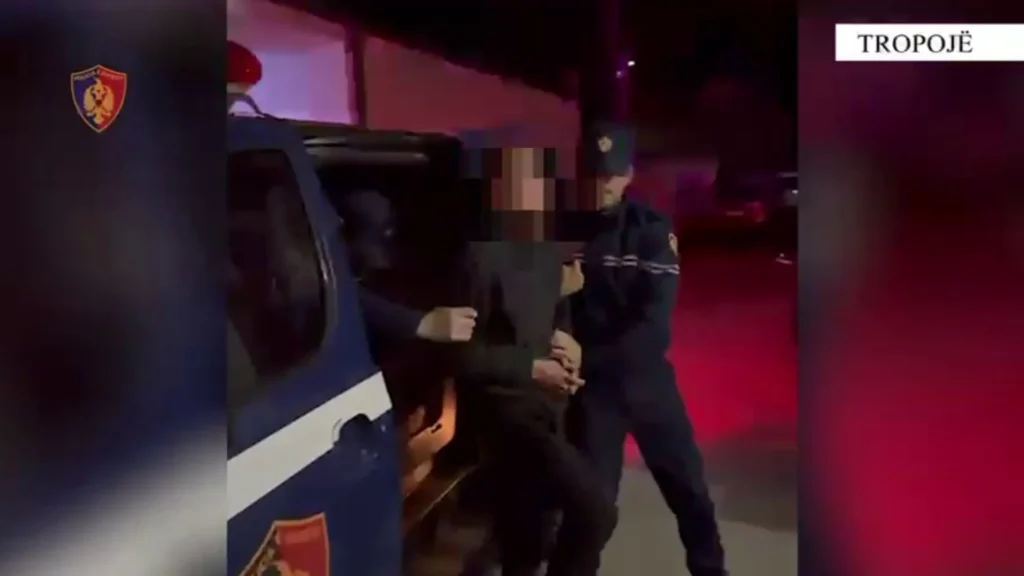 Qarkullonte me armë zjarri në qytet, pranga 23-vjeçarit në Bajram Curr IMG 1277
