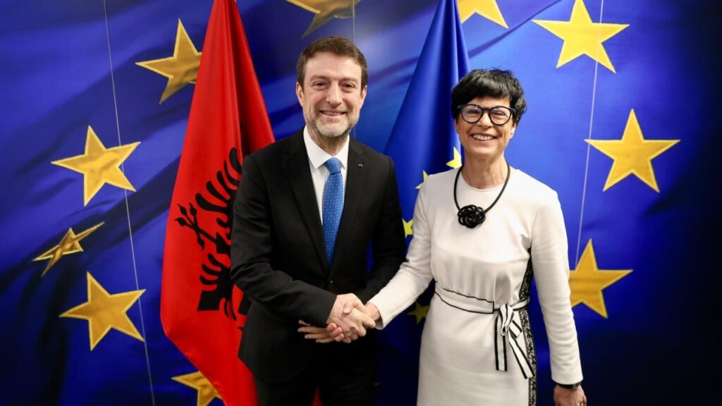 Ministri Hoxha takim me Komisioneren Kos në Bruksel: Perspektiva evropiane e Shqipërisë e ndërtuar mbi rezultate konkrete IMG 1509