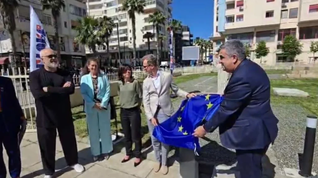 Hapet Muzeu Arkeologjik i Durrësit, kryeministri Rama mbërrin për ceremoninë e inaugurimit IMG 2073