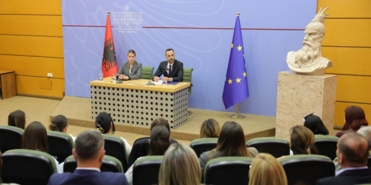 Nga konfiskimi te solidariteti, Lamallari: 150 mijë euro të konfiskuara nga krimi shkojnë për 21 OJF IMG 2279