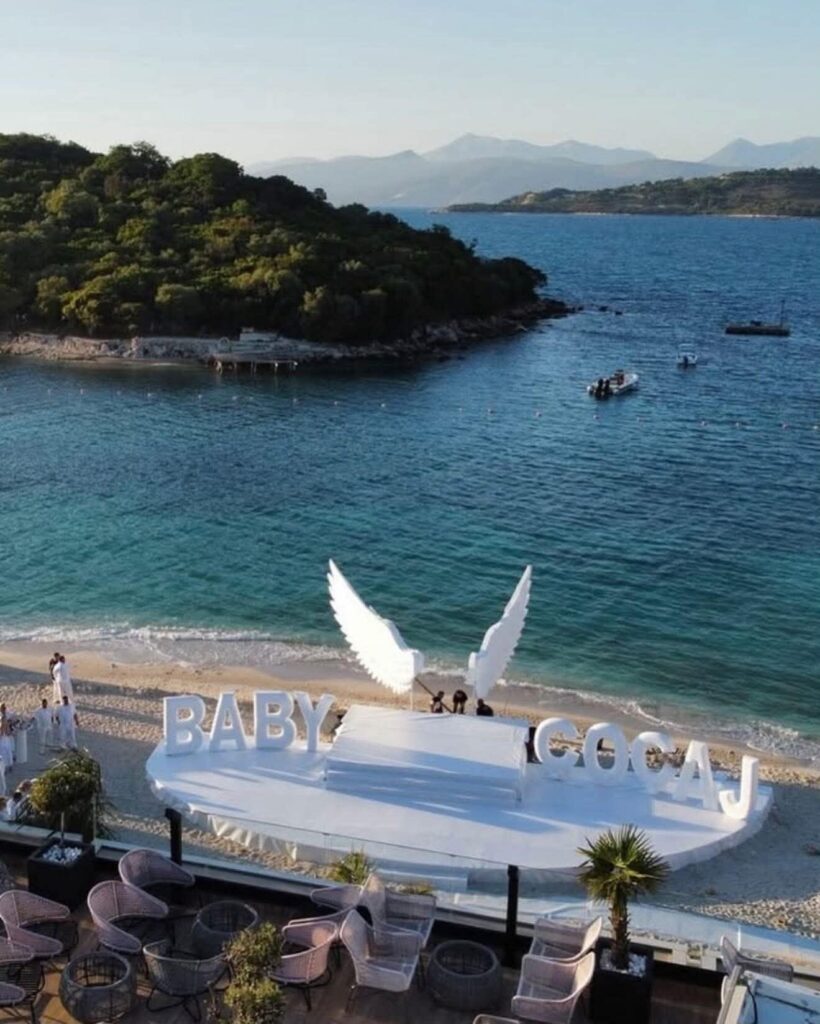 Endi Demneri dhe Krenar Çoçaj në pritje të një djali, publikohen pamjet nga “gender reveal” 2 eb231538 7cac 4c6a a15c caa69a598771