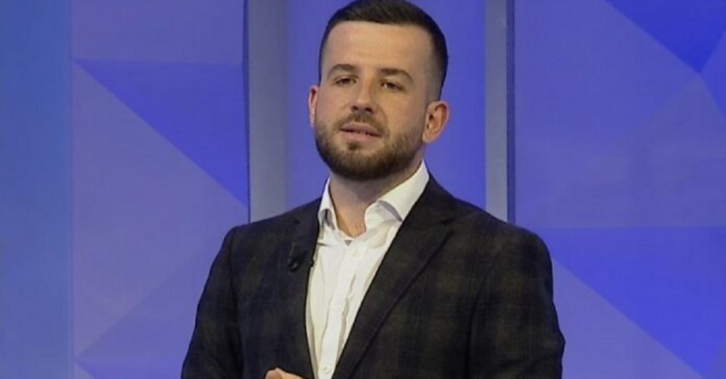 Gratë me shami u afrohen fëmijëve?! Gazetari: Janë nga kampi i muxhahedinëve… gazetari