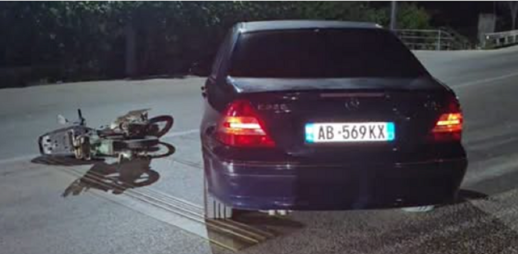 Aksident në Lushnjë, makina përplas motoçikletën, plagoset rëndë drejtuesi i motomjetit makina