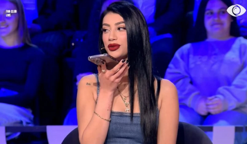 Çfarë mendon për Brikenën? Motra e Mateos telefonon live në “Fan Club” babain e tyre: Ajo i jep vlera “BBV” motra e mateos