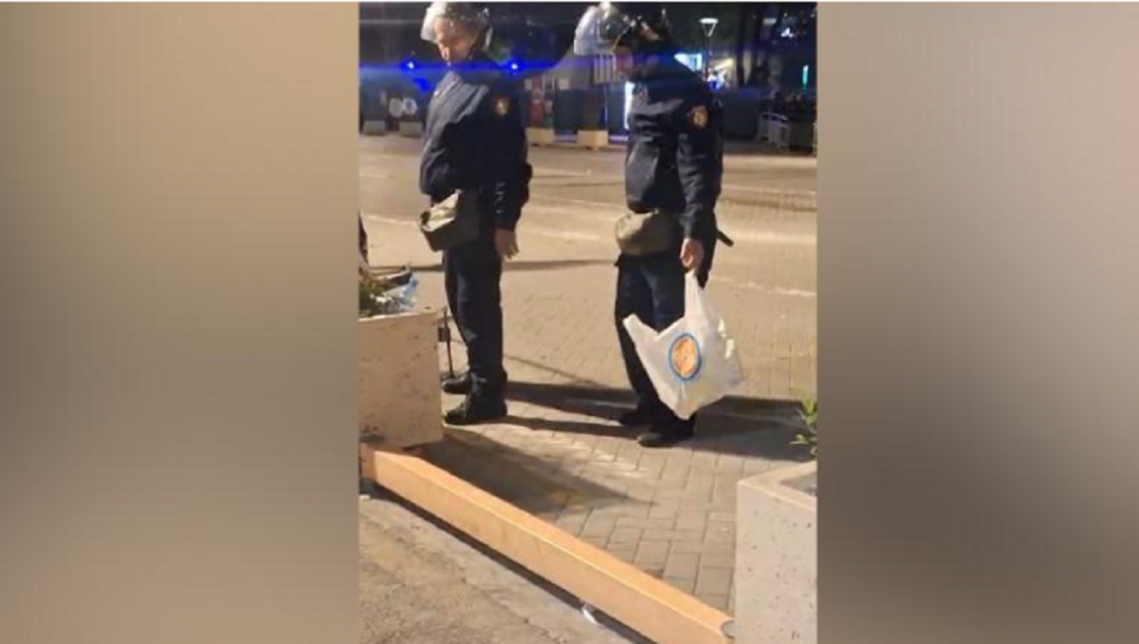 Policia ndalon 4 persona në protestën e Berishës/ Iu gjendet një çantë me molotovë dhe lëndë plasëse policiaa proteste