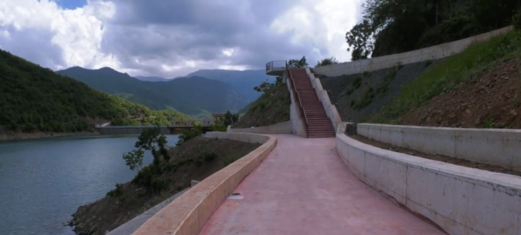 Drejt përfundimit projekti për rivitalizimin e vijës liqenore në Ulëz (Foto) 3 0002