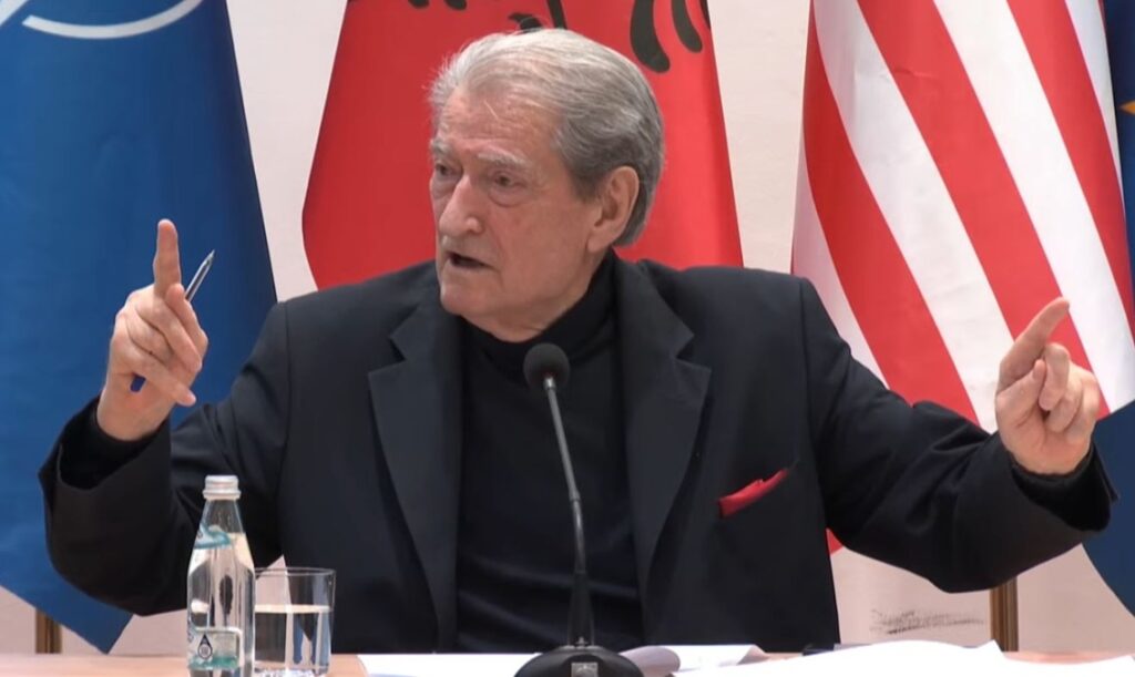 “Do konfiskojmë të gjitha pasuritë e krimit”- Berisha: Shtëpitë e barit dhe të bitcoin-it janë dy kuçedrat e energjisë sot në vend 3 3