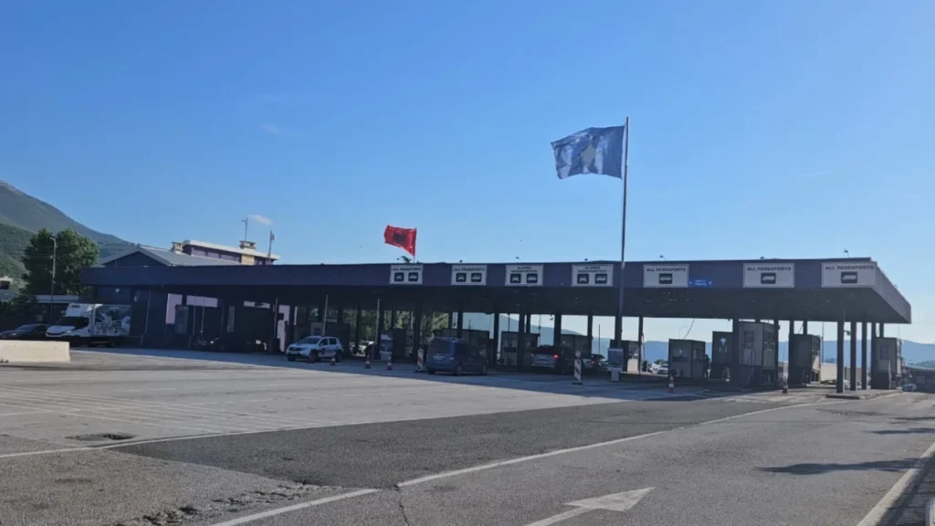 Hyn në fuqi marrëveshja, sërish lëvizje e lirë kufitare mes Shqipërisë dhe Kosovës IMG 2332