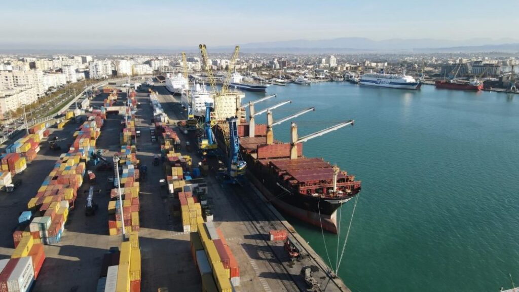 Transporti detar në rritje, Durrësi dominon me mbi 95% të volumit IMG 2409