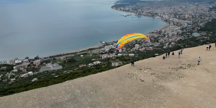 “Albania Open” në parashutë, Rama: Vlora trampolinë për promovimin e Shqipërisë IMG 3173