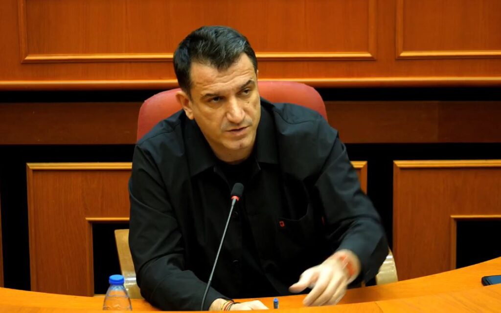 Erion Veliaj kërkoi shfuqizimin e masës ‘arrest në burg’, mbyllet pa vendim seanca në Gjykatë Kushtetuese IMG 3615