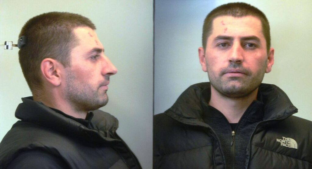 FNSH e ruante në Fier, i shumëkërkuari Alesio Xhelo përplaset me policinë dhe plagoset në Athinë IMG 3823