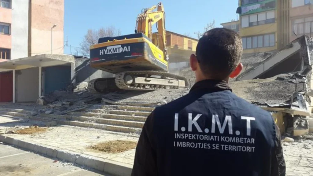 Pas takimit të Lamallarit në Sarandë, largohet edhe kreu i IKMT-së në Vlorë IMG 3839